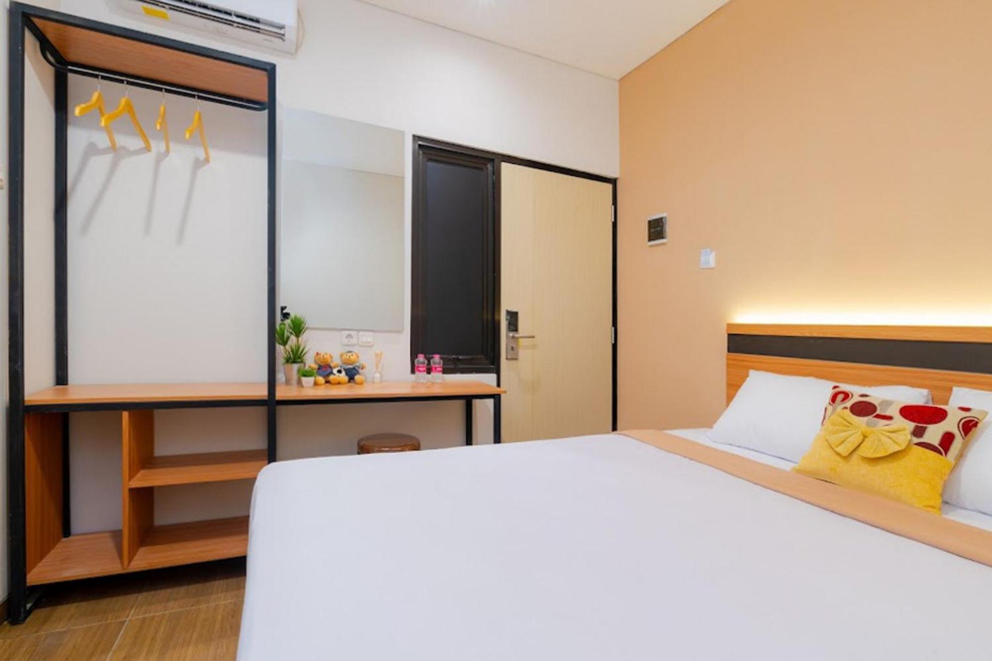 Grand Valora Near Sam Poo Kong Mitra Reddoorz Hotel